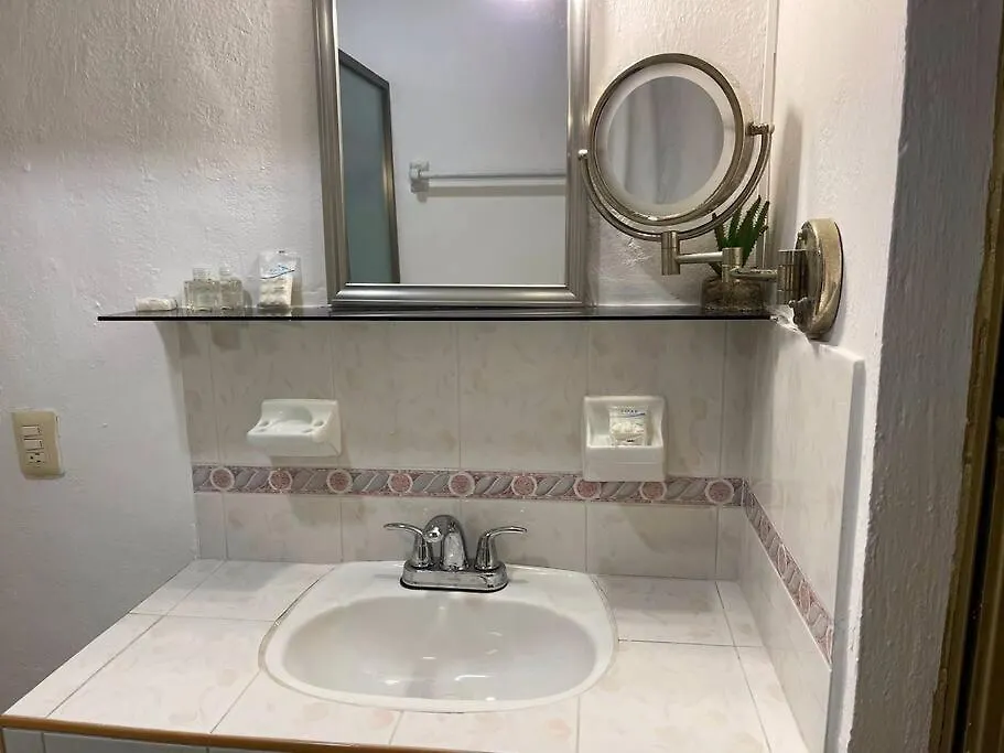 Espaciosa,Centrica Y Bonita Casa, 10 Personas Cancún